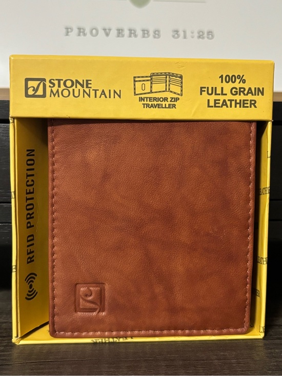 Mountain Stone Other - Leather Stone Mountain Tri-Fold Wallet With Gift Box